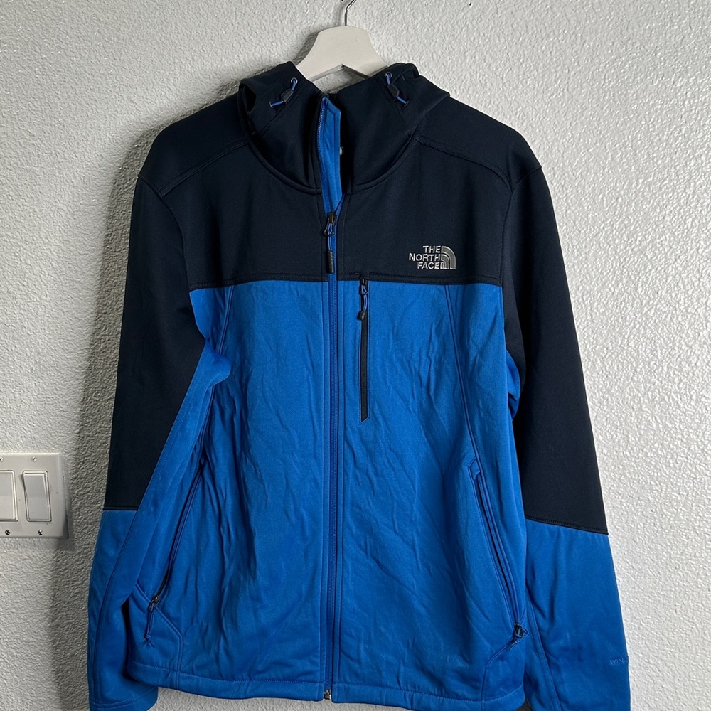 The North Face Men's fleece line wind wall soft shell Jacket in Blue Black M